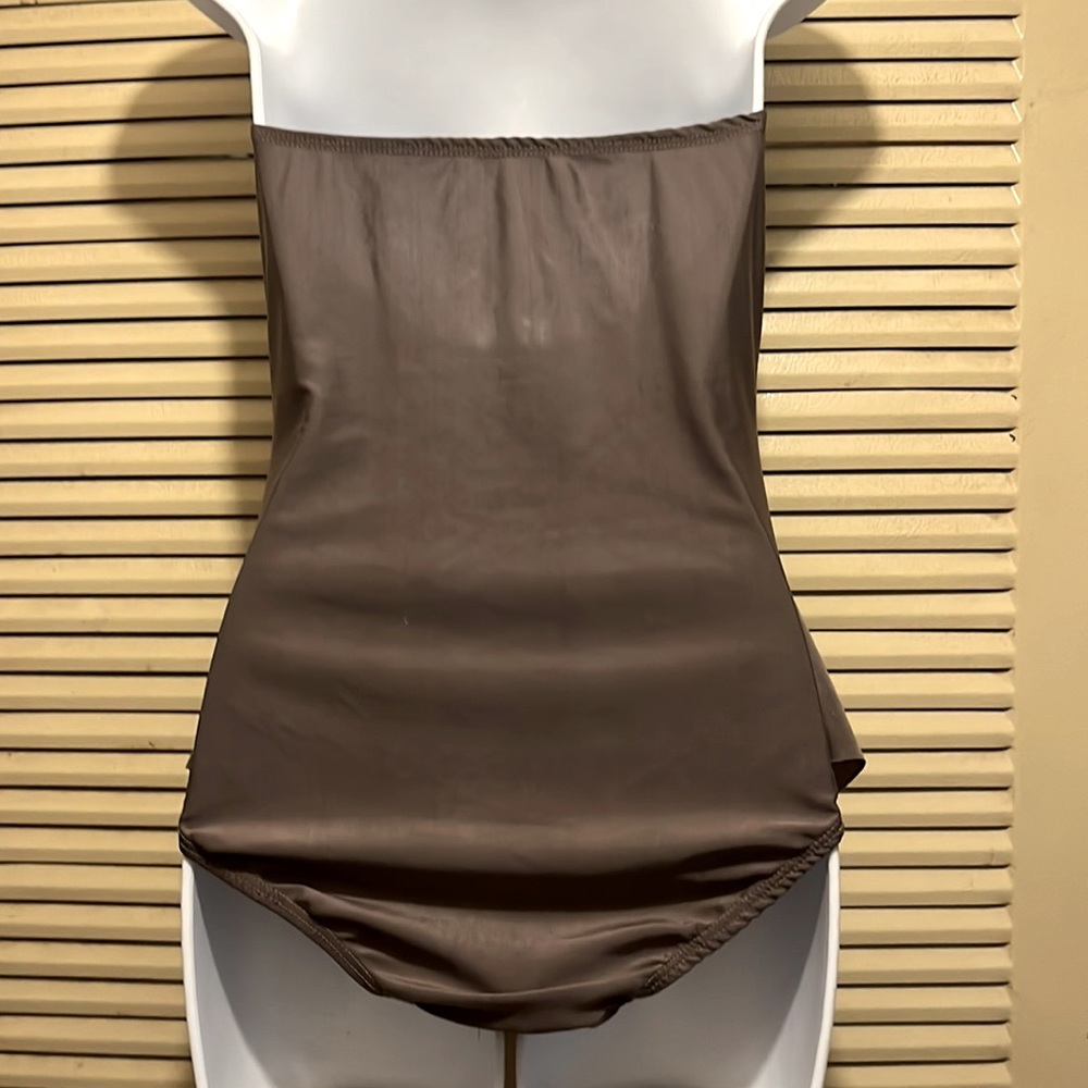 PEEK A BOO ONE PIECE BATHING SUIT - Picture 4 of 6